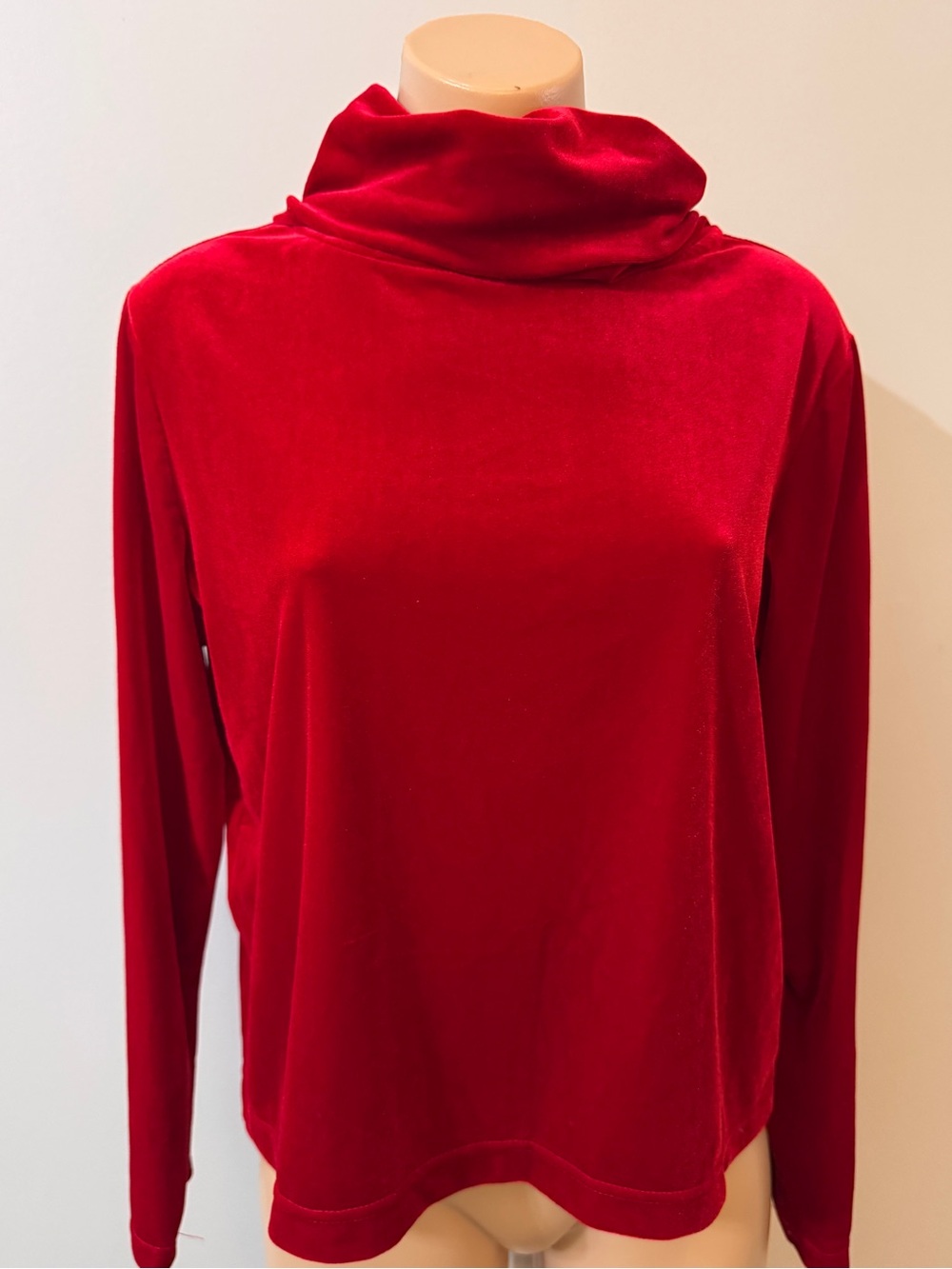 Jaclyn Smith Classics Velvet Red Turtleneck Top Medium Holiday Christmas Ruby